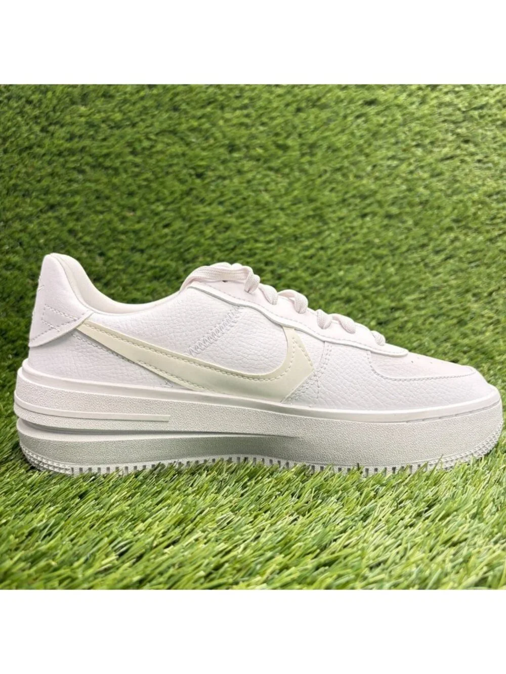 Nike please review